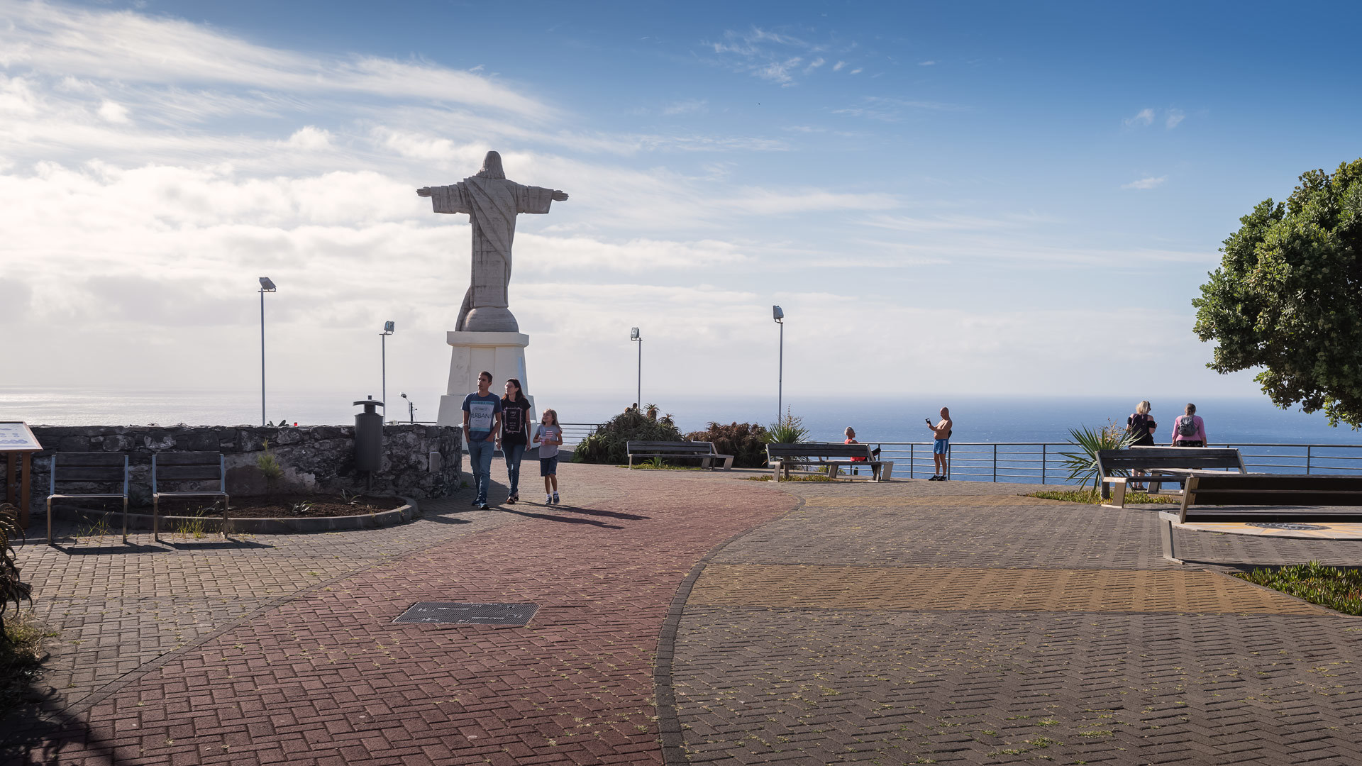 miradouro do cristo rei madeira 10