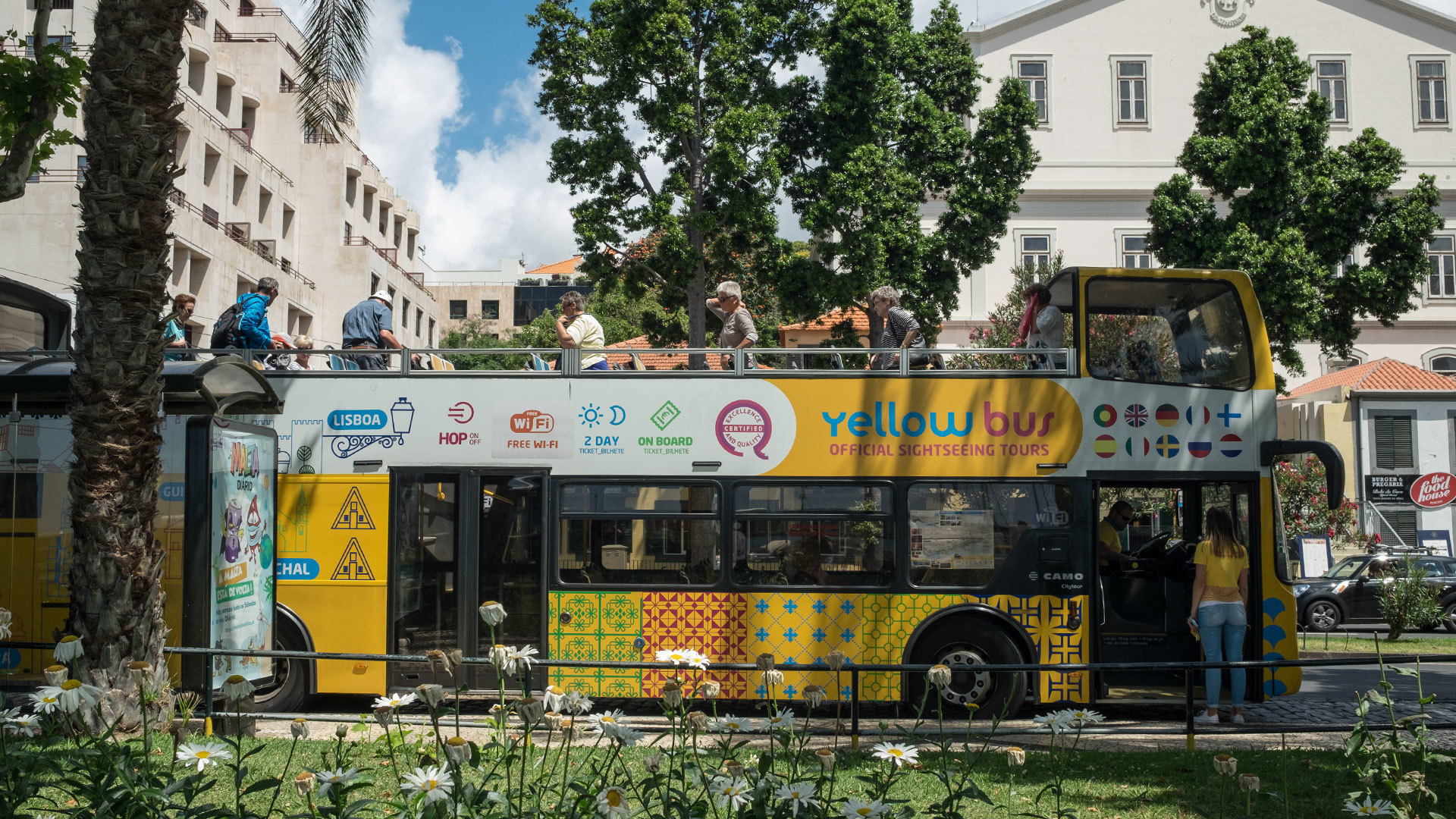 yellow bus madeira 9