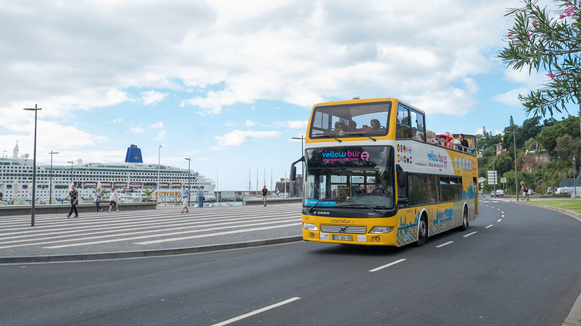 yellow bus madeira 8